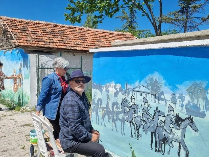 Ankara’nın Taşlıca Mahallesi’nde Anadolu Efsanelerinin resimleri duvarlara çizildi
