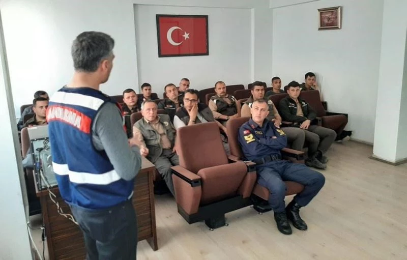 Jandarmadan ormancılara kenevir tanıtıldı
