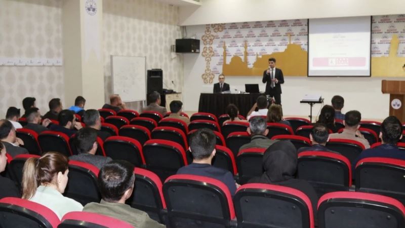 Elazığ’da belediye personeline Kamu İhale Kanunu eğitimi verildi
