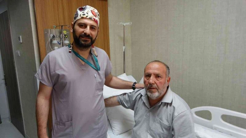 Tansiyon şikayetiyle gittiği hastanede böbreğinde tümör olduğunu öğrendi, kapalı yöntem ile sağlığına kavuştu
