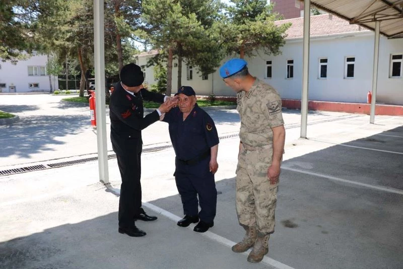 Engelli gençler çakı gibi asker oldu
