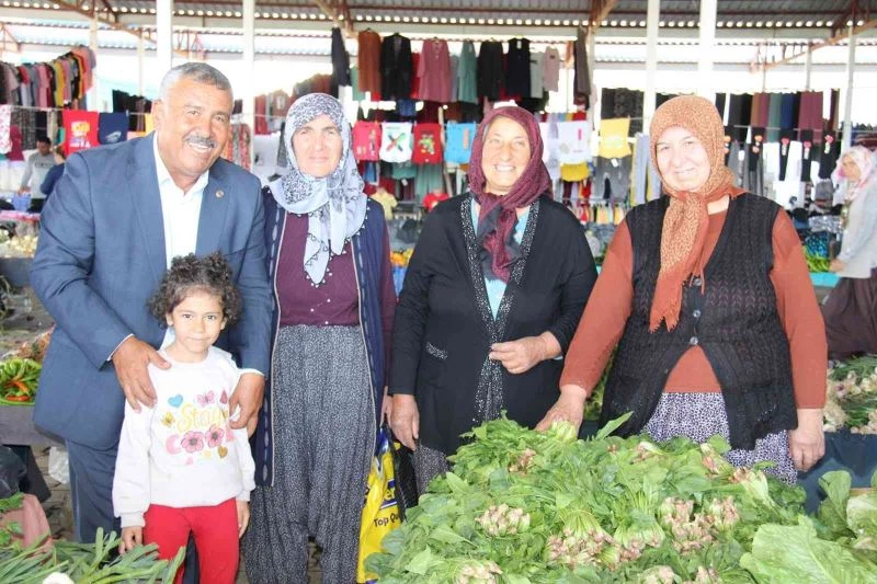 Hassa’da çatısı çöken semt pazarı yeniden hizmete girdi
