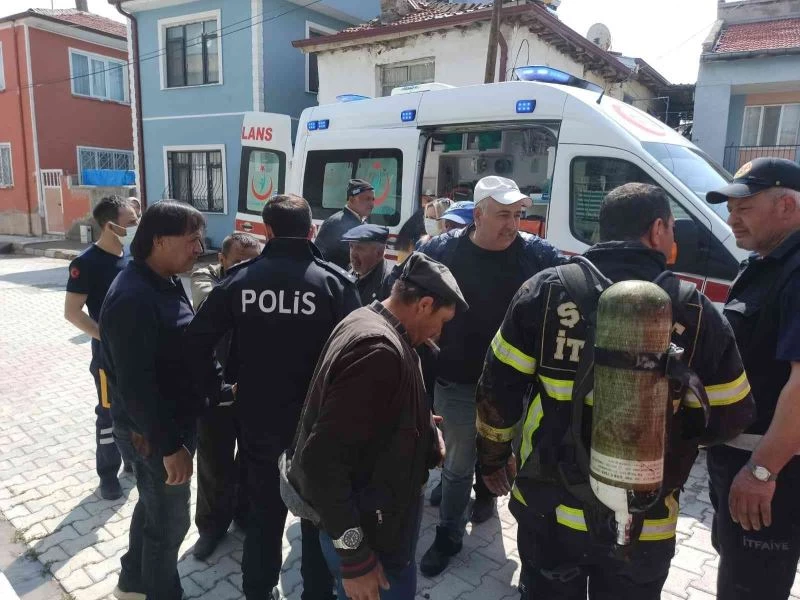 Yangında evinde olduğu düşünülen yaşlı adam endişeli anlar yaşattı
