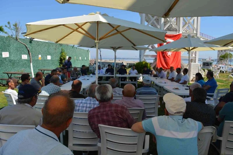 Aliağa’da balıkçıları bilgilendirme toplantısı düzenlendi
