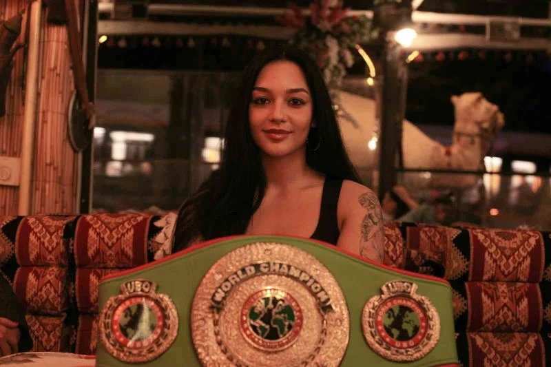  Dünya şampiyonuna davullu zurnalı karşılama
