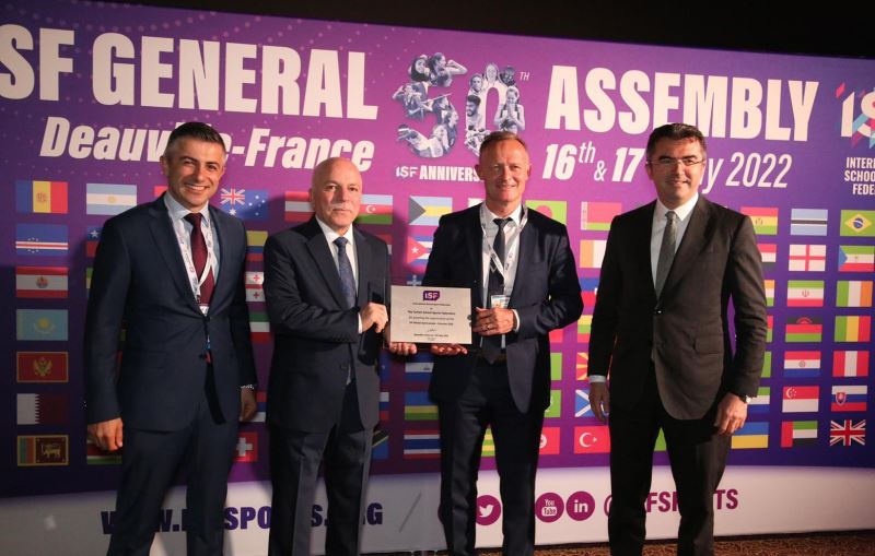 Fransa’da ISF Wınter Games 2023’ün bayrağı devralındı
