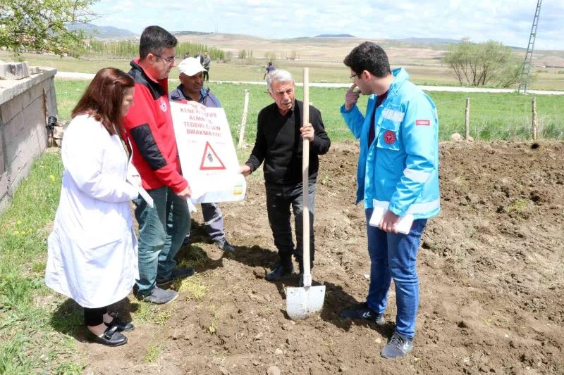 Kırsalda yaşayan vatandaşlar keneye karşı bilgilendirildi
