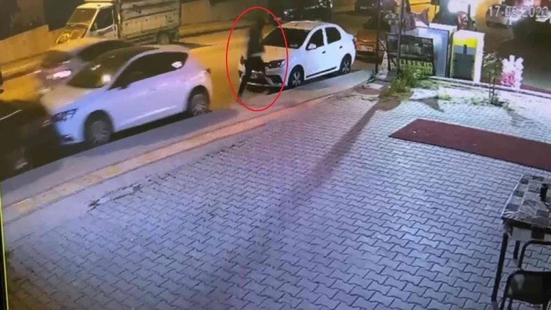 Freni boşalan kamyon 9 aracı biçti, o anlar kameraya yansıdı
