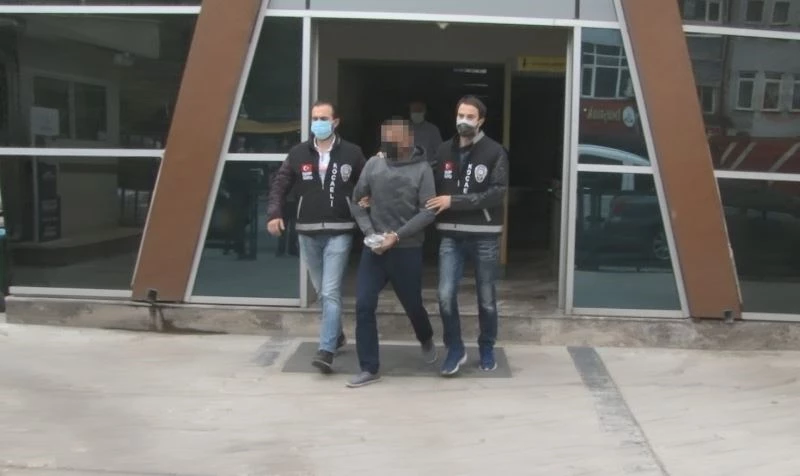 Çocukken istismar edildiği iddiasıyla adam öldürmüştü, yargılanmasına başlandı
