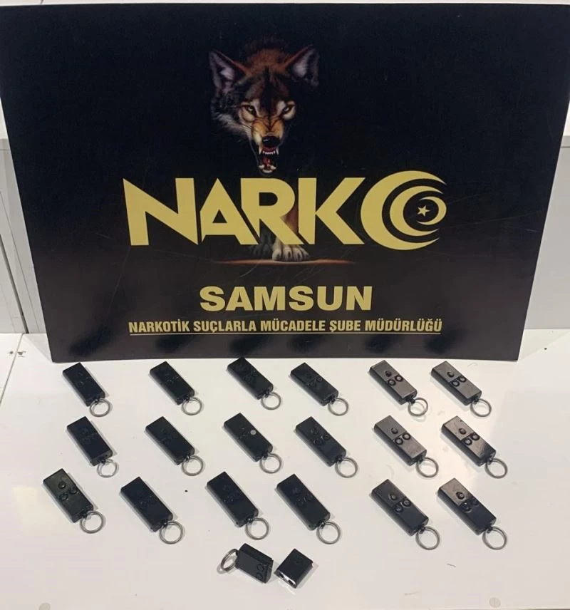 Anahtarlık şeklinde 19 adet suikast tabancası ele geçirildi
