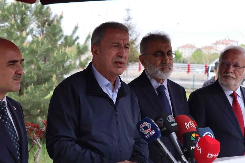 Bakan Akar: “Irak ve Suriye’nin kuzeyinde tek amacımız var o da teröristle mücadele etmek”
