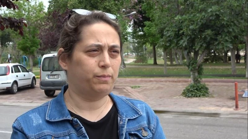 Geç kaldığı iddiasıyla mesai arkadaşı tarafından sokak ortasında darp edilen kadın: “İşe gitmeye korkuyorum”
