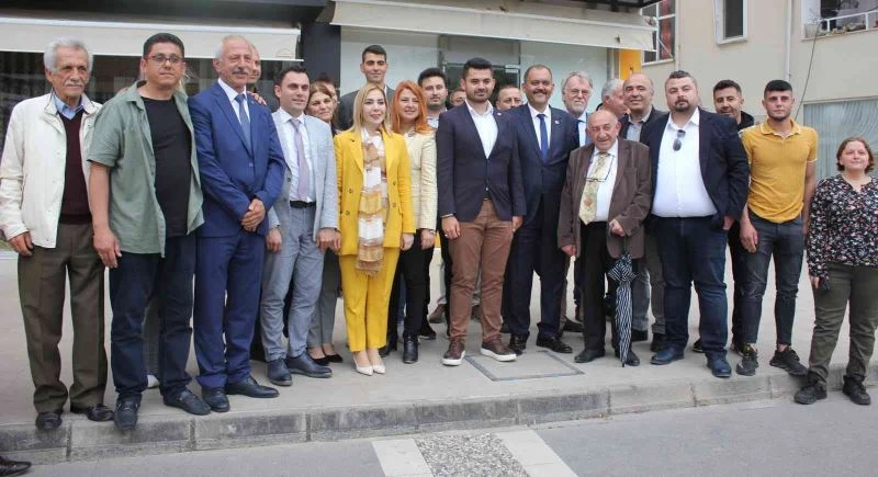 AK Parti Muğla Milletvekili Gökcan, Marmarisli partililer ile bayramlaştı