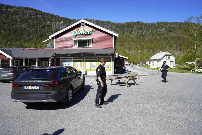 Norveç’te sokak ortasında bıçaklı saldırı: 3 yaralı
