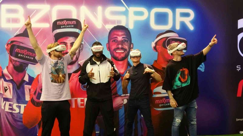 Trabzonsporlu futbolcular, şampiyonluk anlarını yeniden yaşadı