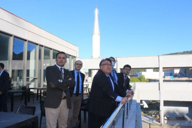 Rektör Özölçer  İbn-i Sina kampüsünü ziyaret etti
