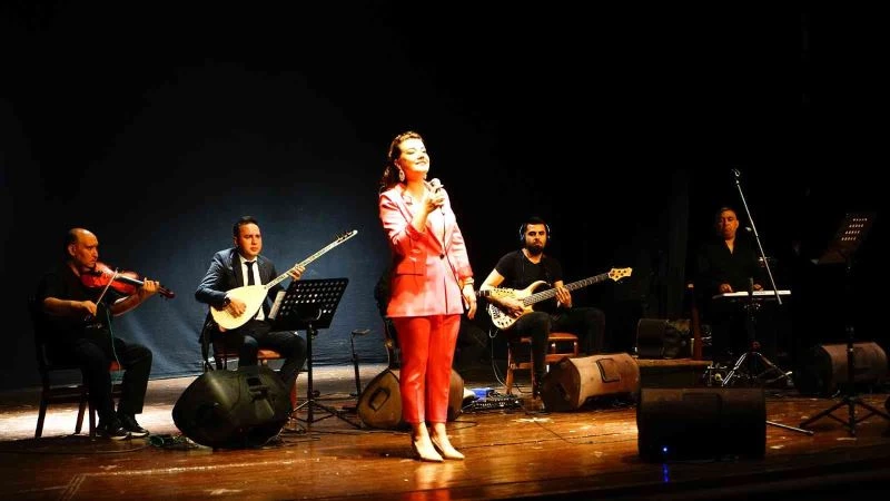 Aşık Mahzuni Şerif unutulmaz eserleriyle anıldı
