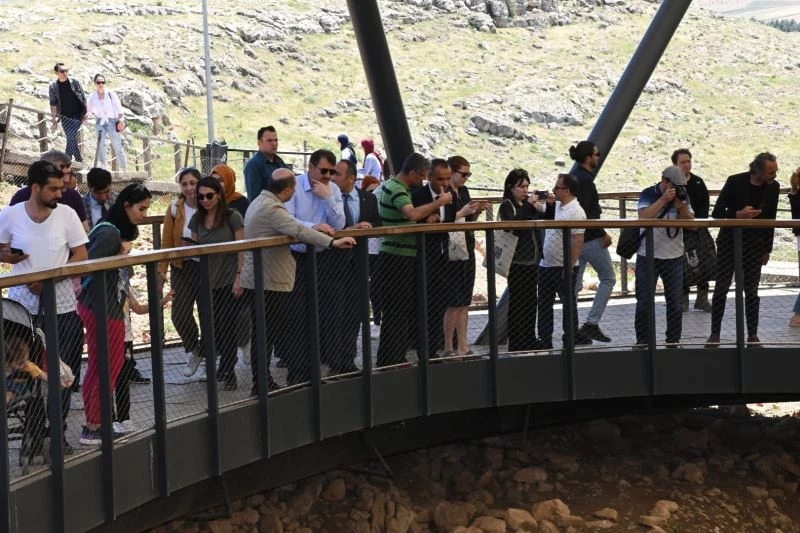 Vali Ayhan Göbeklitepe’de incelemelerde bulundu
