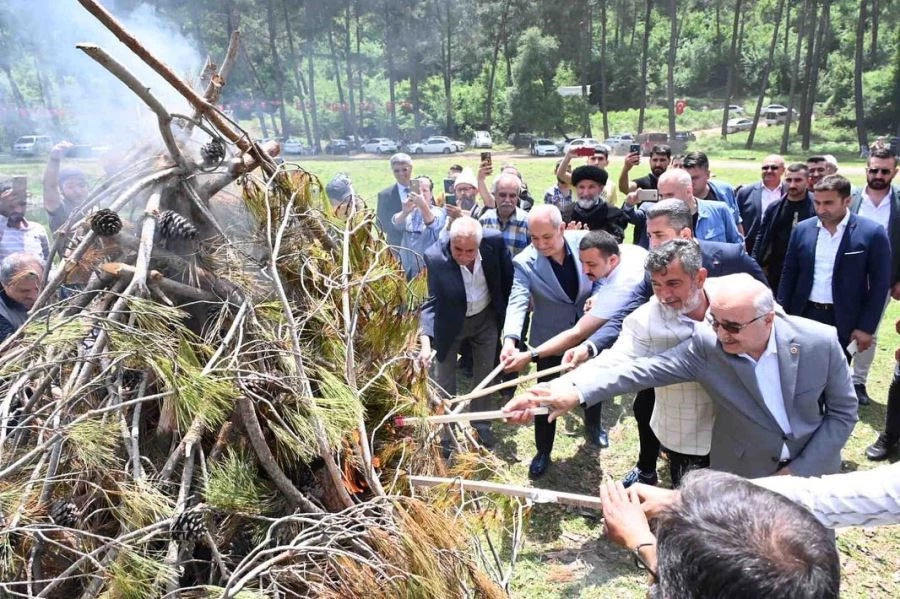 Osmaniye’de Ulaşlılar Göç Ateşini Yaktı