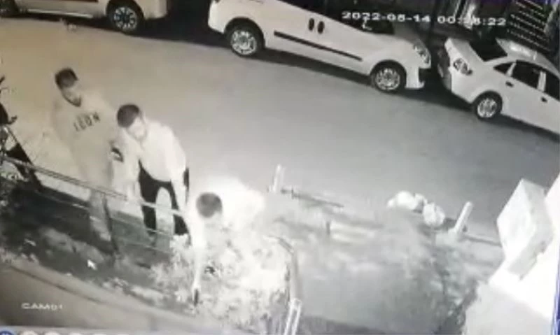 İstanbul’da silahlı saldırı kamerada: “Harun çık dışarıya” diyerek ateş etti
