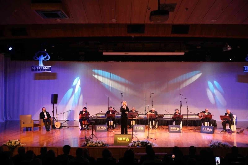 Usta sanatçı besteleriyle anıldı
