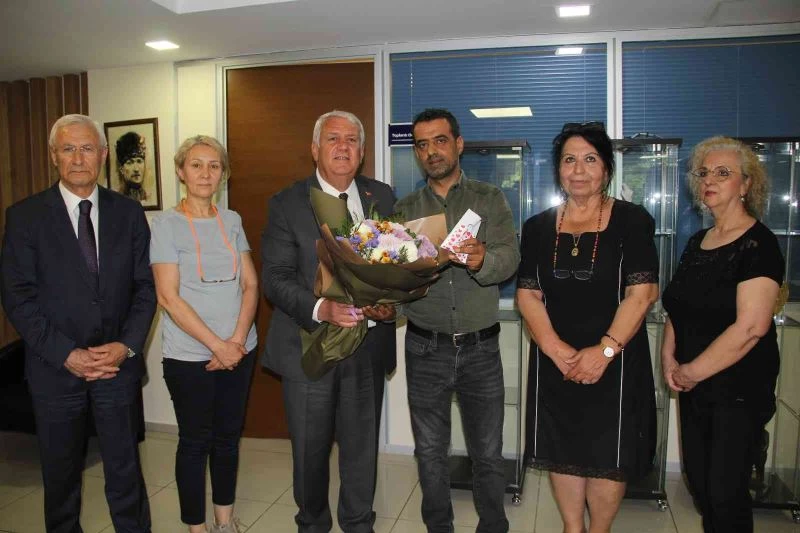 Kadına şiddeti önleyen taksici ödüllendirildi
