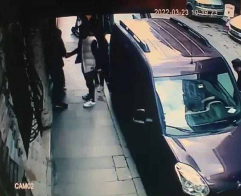 İstanbul’da “Hazır mı” şifresini çözen polis torbacıyı suçüstü yakaladı
