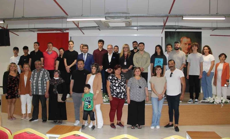 Lise öğrencileri en güzel İzmir fotoğrafını çekebilmek için yarıştı
