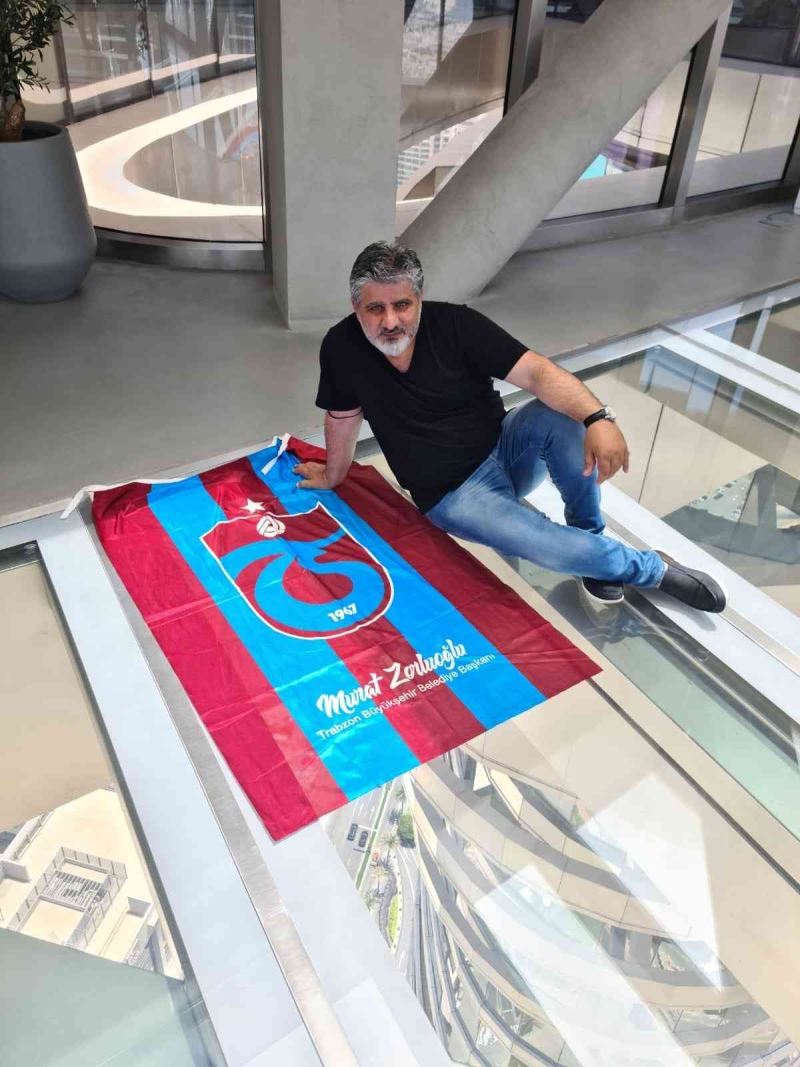 Trabzonsporlular dünyanın her yerinde bayrak açıyor
