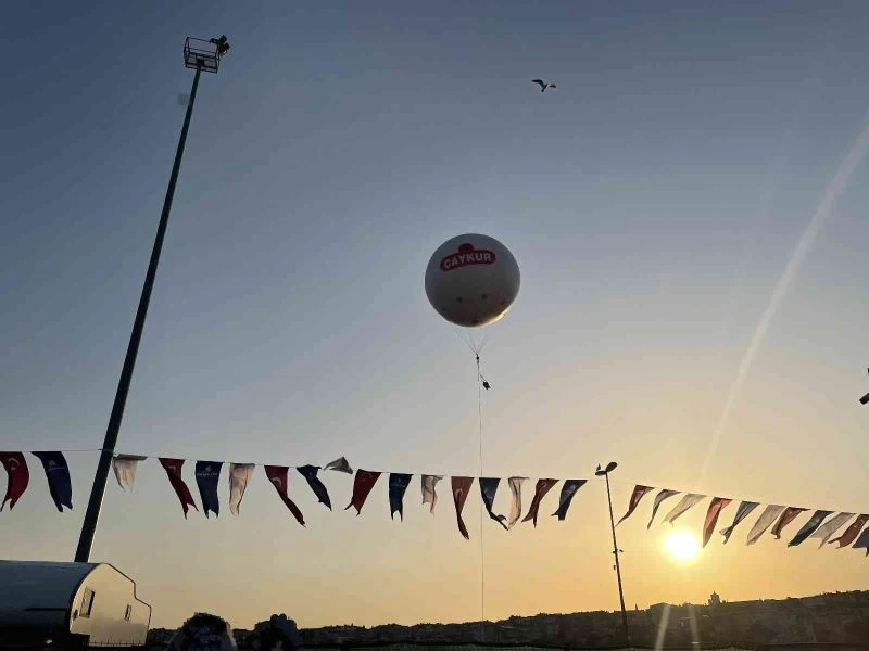 12. Rize Günleri’nde helyum gazlı balonla gökyüzüne çay salındı
