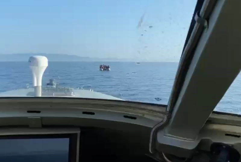 Yunanistan unsurlarının geri ittiği 41 düzensiz göçmen kurtarıldı
