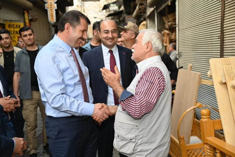 Vali Ayhan Birecik’te temaslarda bulundu
