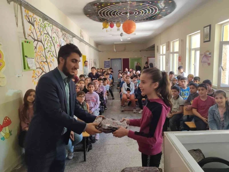 Dicle İlçe Müftüsü Azad Akın öğrencilere seminer verdi
