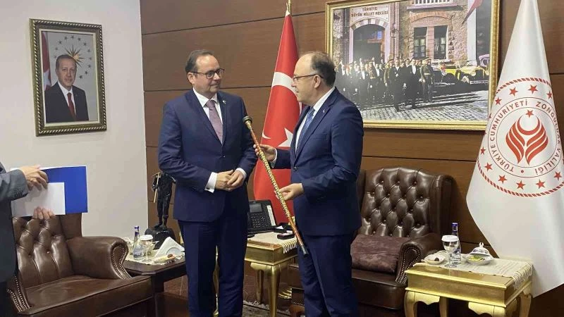 Essen Başkanı Vali Tutulmaz’ı ziyaret etti
