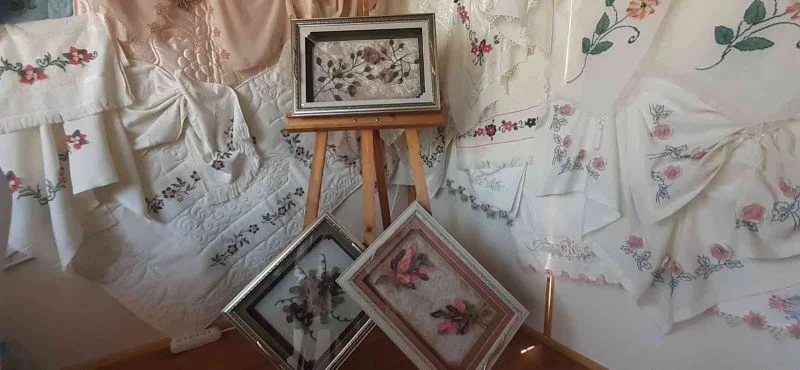 Pendik’te Halk Eğitim Merkezi kursiyerlerinin el emeği ürünleri sergileniyor
