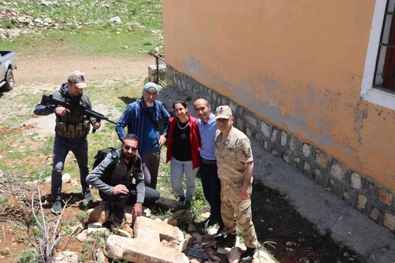 Tunceli’de çalınan koçbaşlı mezar taşı, 6 ay sonra bulunarak müze müdürlüğüne getirildi
