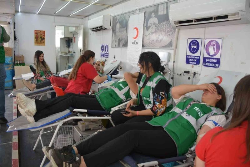 Kursiyerlerden Kızılay’a kan bağışı
