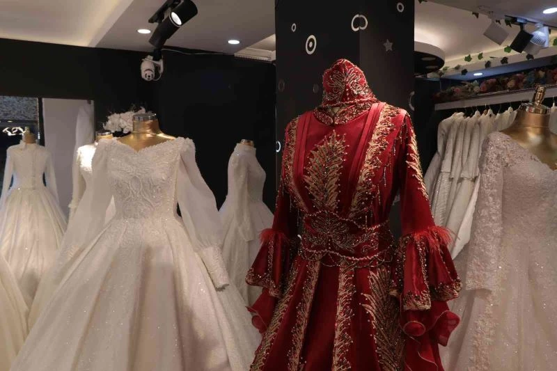 Gelinlikçilerde hareketlilik başladı
