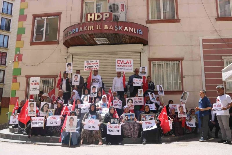 Diyarbakır ailelerinin HDP ve PKK’ya karşı destansı direnişi 1000’inci gününde
