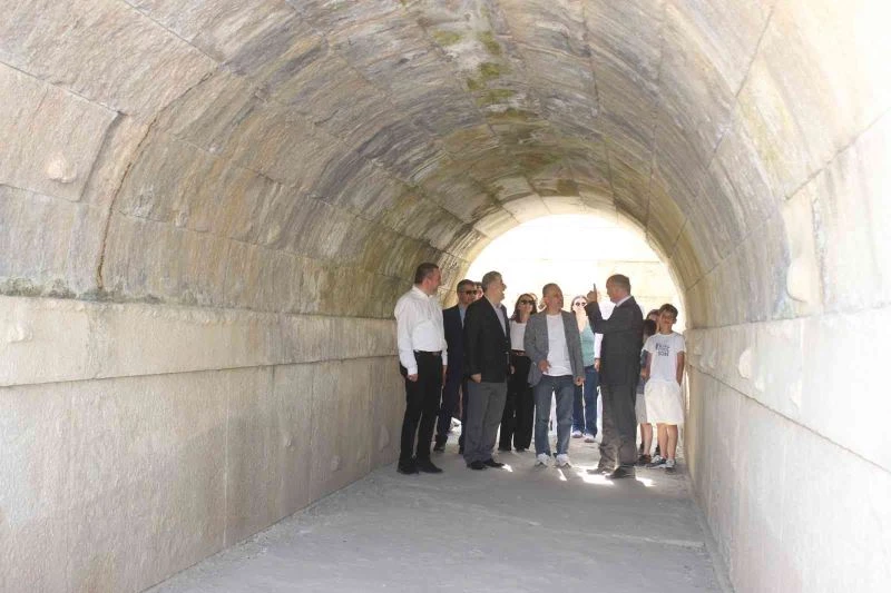 Akademisyenler antik tiyatroya hayran kaldı
