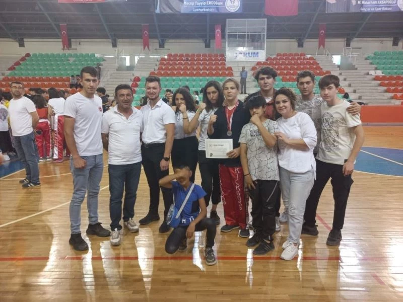 Osmancıklı kick bokscular sahipsizlikten şikayetçi
