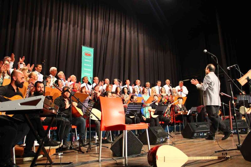 Eskişehir’de Türk Halk Müziği Korosu tarafından ‘Bahar Konseri’ düzenlendi
