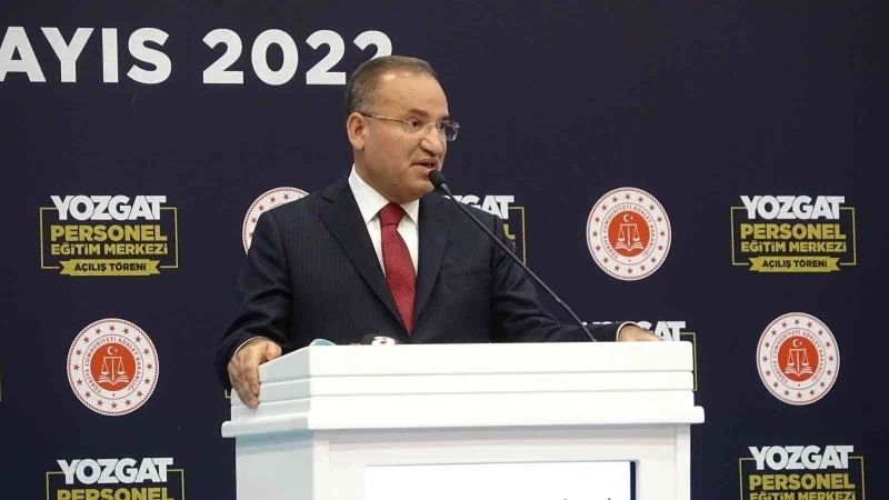 Bakan Bozdağ: “Hakim ve savcılarımız kimsenin şamar oğlanı değildir”
