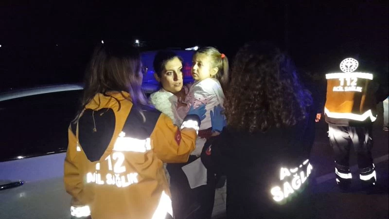 Edirne’de aşırı alkolü sürücü bayram dönüşüne geçen aileye çarptı: 3 yaralı
