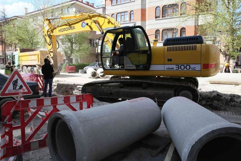 ASKİ’den Hürriyet Caddesi’nde su taşkınlarına son verecek çalışma
