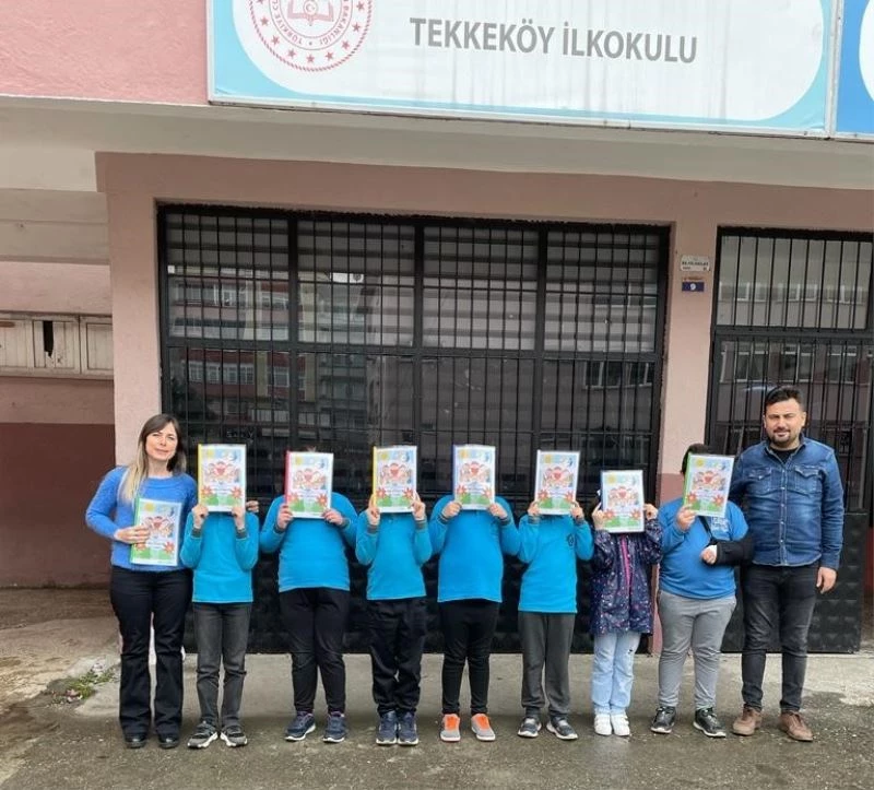 İlkokul öğrencilerinin hikayeleri kitaba dönüştü
