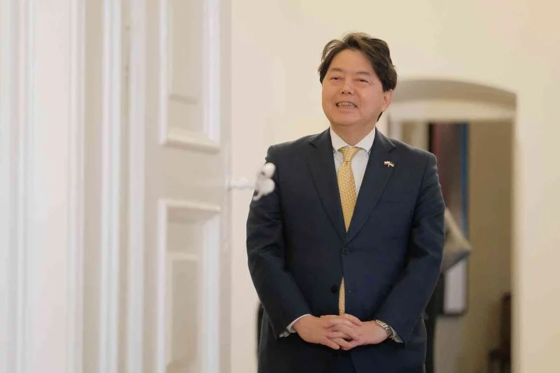 Japonya’dan Güney Kore ile buzları eritecek adım
