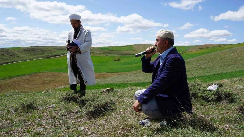 Pursaklar Belediye Başkanı Ertuğrul Çetin yağmur duasında
