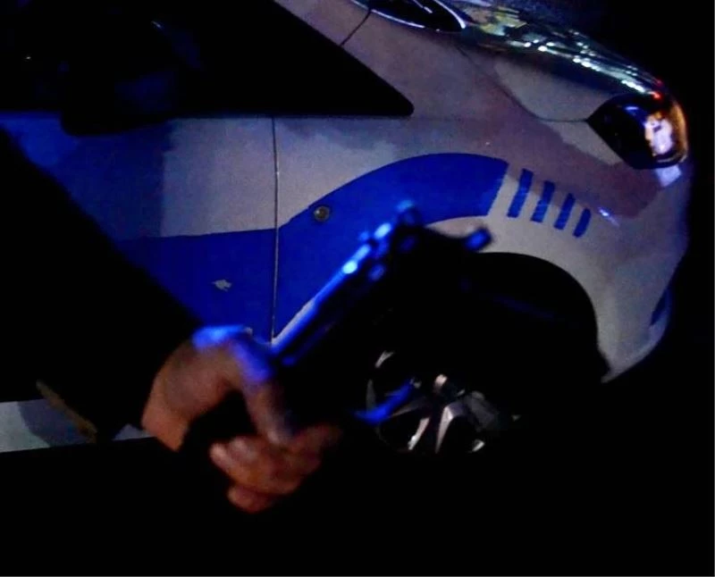 Arkadaşını kuru sıkı tabanca kabzasıyla yaraladı
