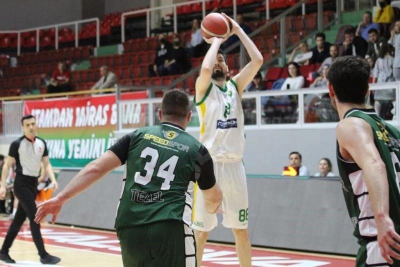 Potada kazanan Altınova üst tura göz kırptı